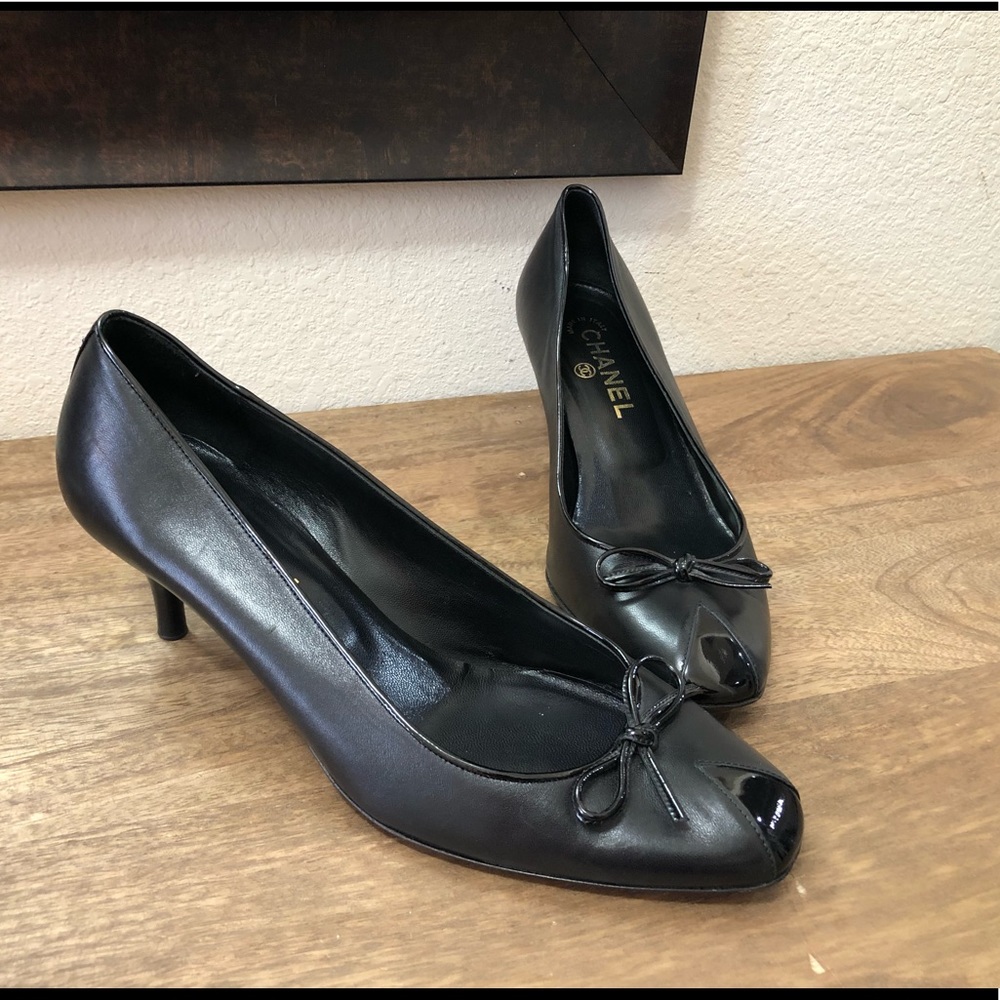 Chanel Ballerina Pump’s CC logo Black Leather Patent Toes EUR Sz 39.5 / US 9.5
